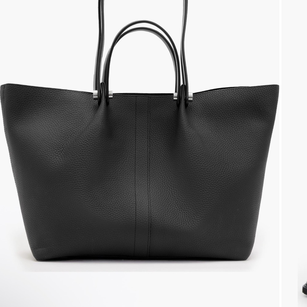 Elegant Black Tote Bag - Picture 15 of 16